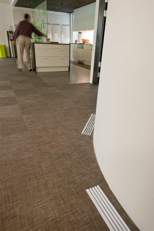Bild på golvgaller på ett kontor i Alvik